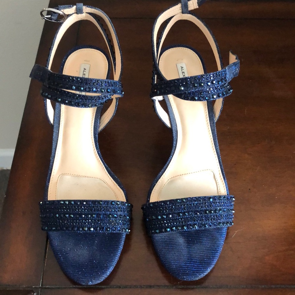 Navy formal heals